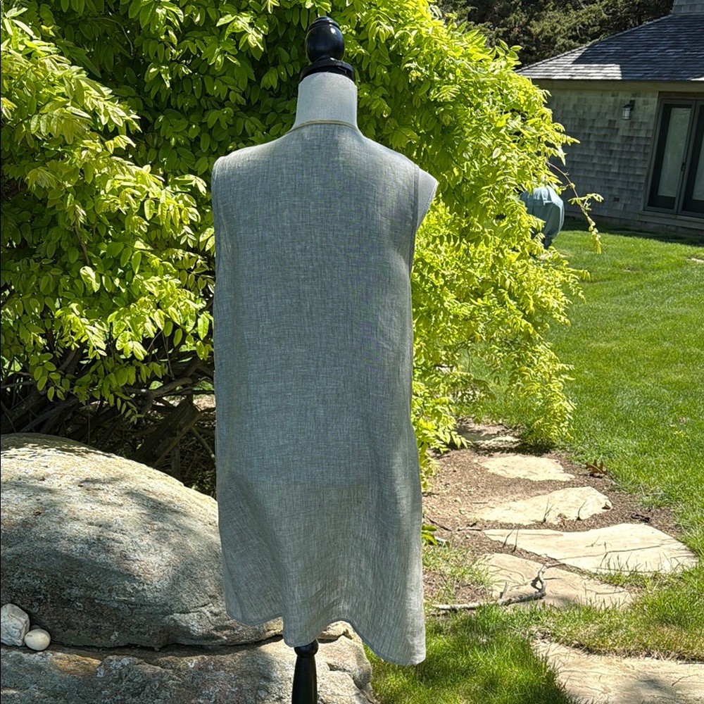 Mel en Stel Sleeveless Gray and Beige Top - Picture 3 of 6